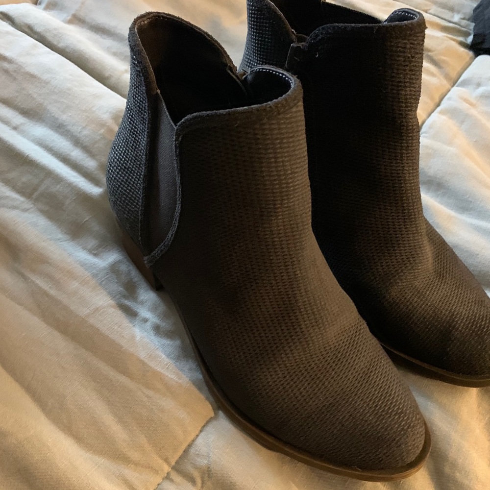 Kensie black booties